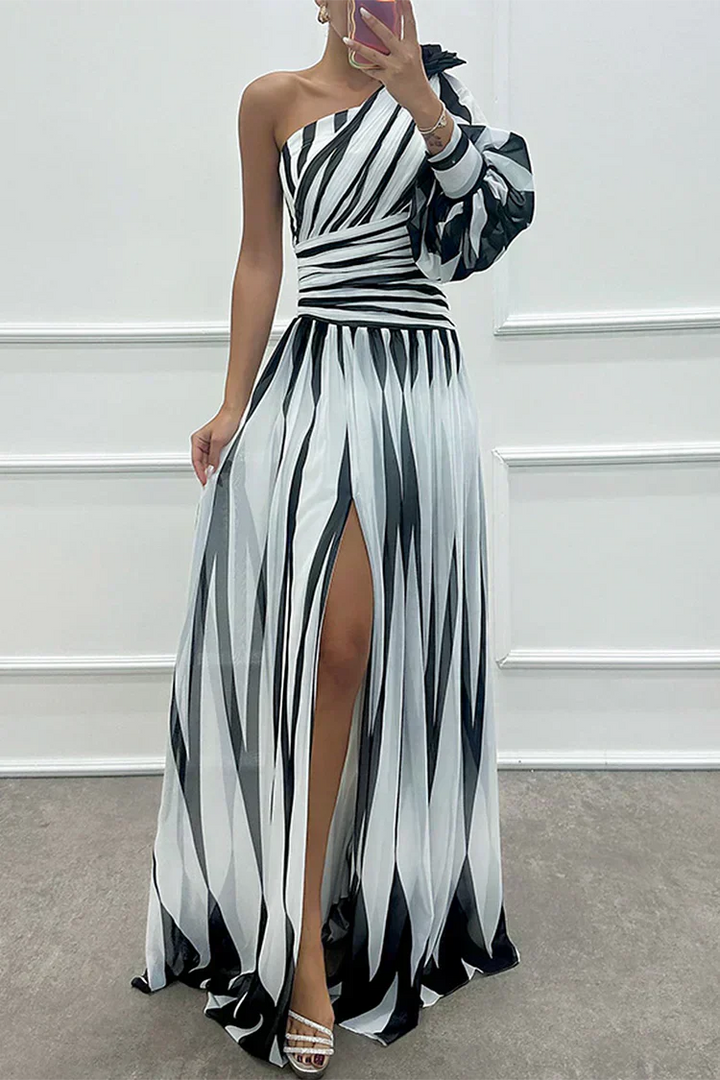 Mabel™ |Elegant Striped Maxi Dress with One Shoulder