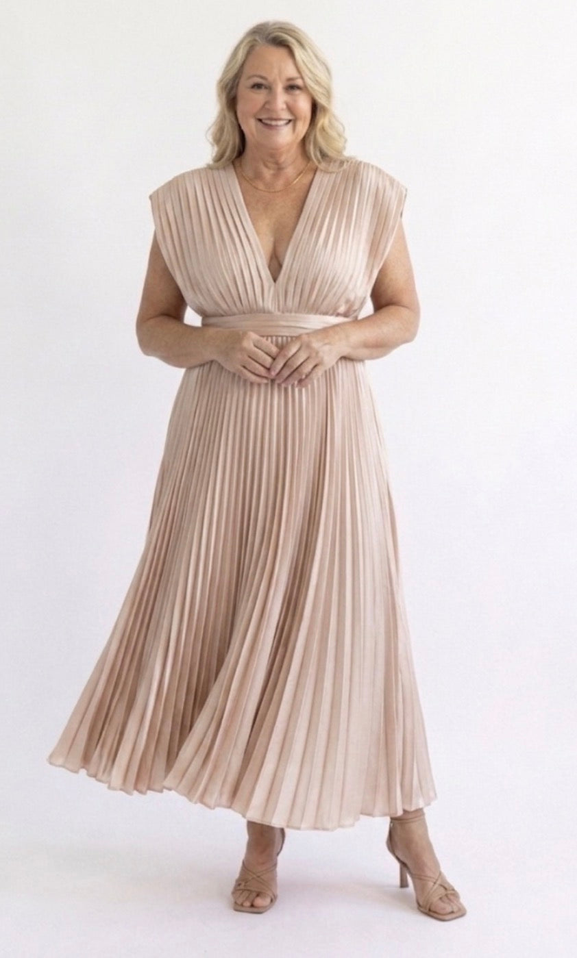 Hattie™ | Timeless Pleated Midi Dress