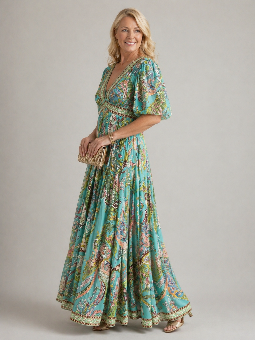 Avis™ | Airy maxi dress with puff sleeves and V-neck